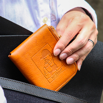 SMALL ROUND WALLET